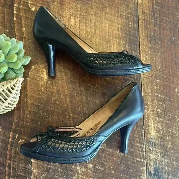 Sofft | Gillen Black Woven Leather Peep Toe Heels - Picture 3 of 7